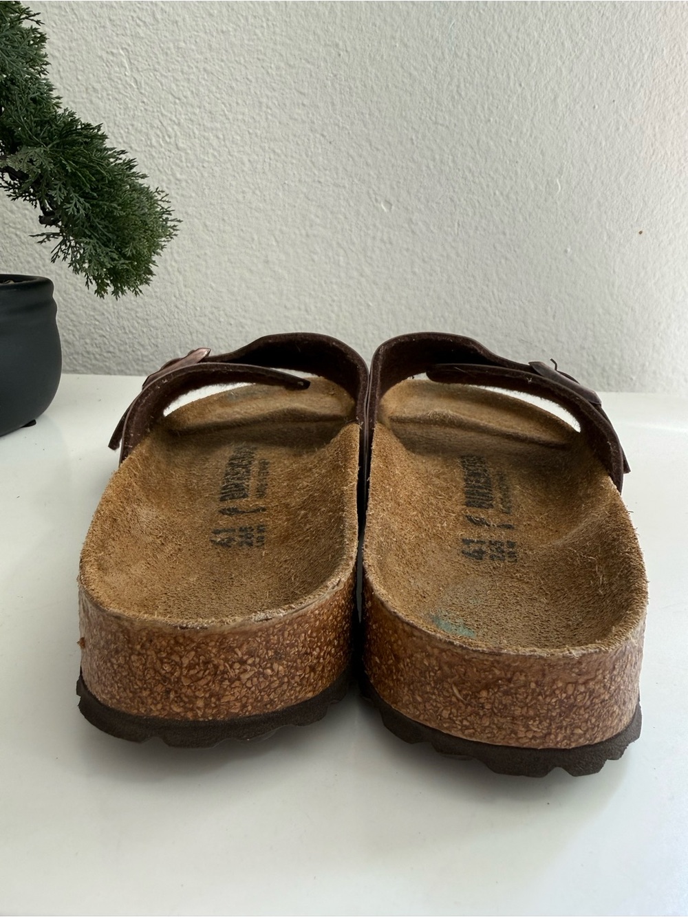 Birkenstock Catalina women size 10 Brown Single Strap Slide Sandals - Picture 7 of 14
